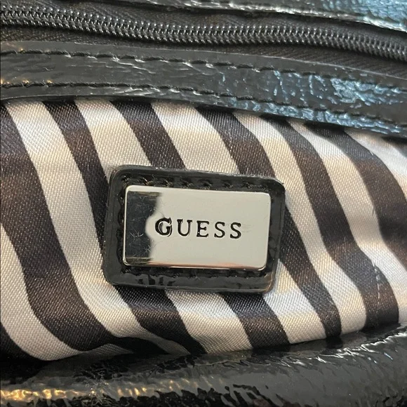 Vintage Guess Black Patent Leather Shoulder Bag - Picture 2 of 9